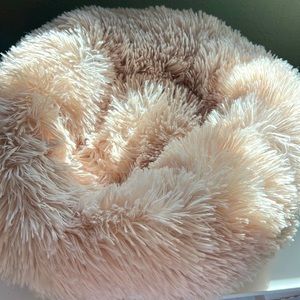 Comfortable fluffy & soft round bed for small-ex-small cats/kittens & dogs.